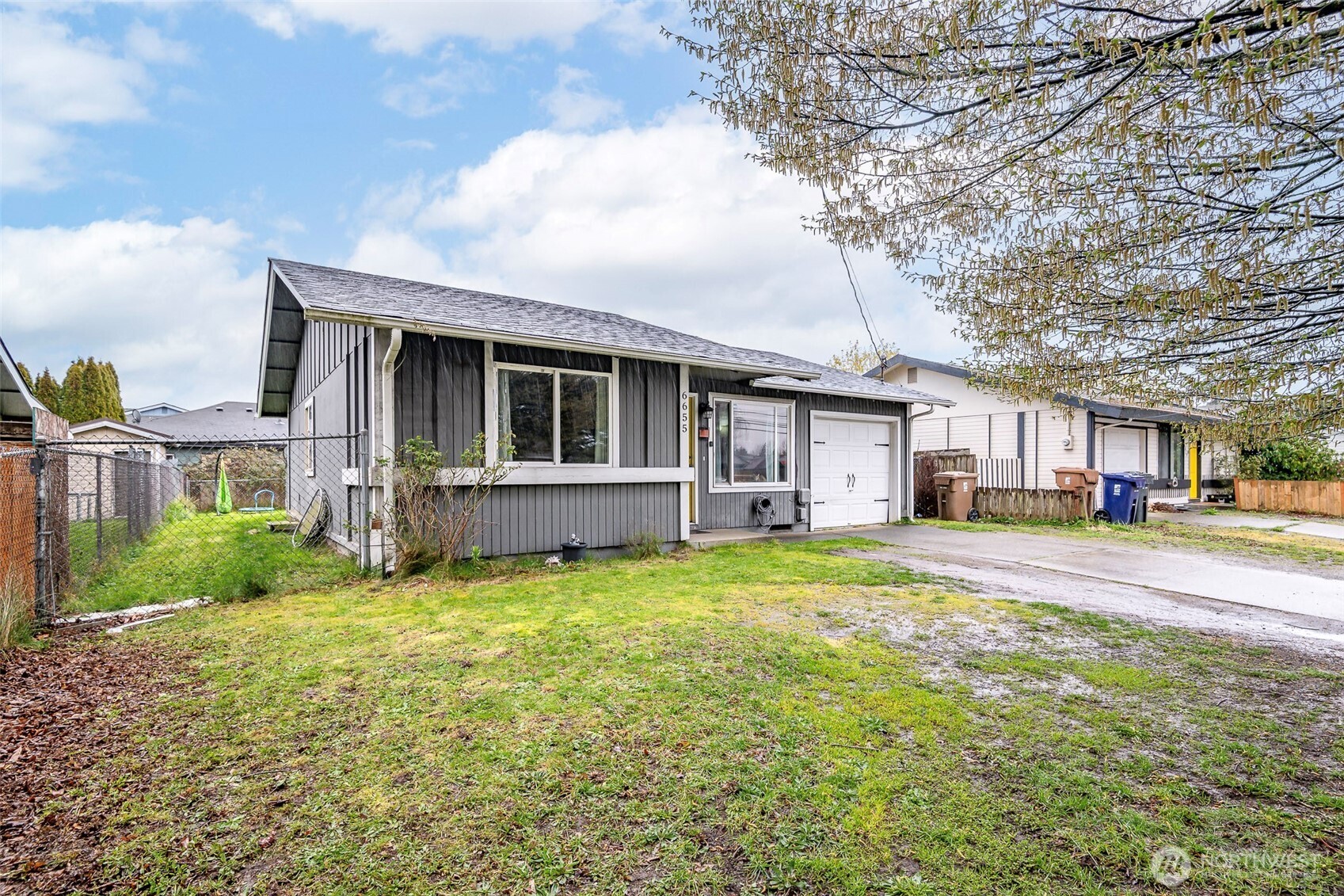 6655 E Portland Avenue , Tacoma, WA 98404