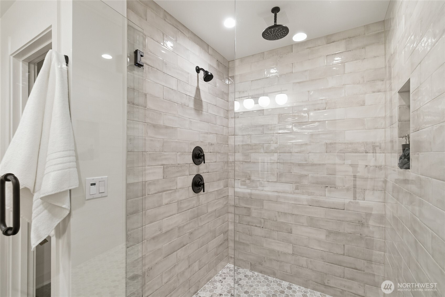 3646 Greenwood Avenue N #B, Seattle, WA 98103