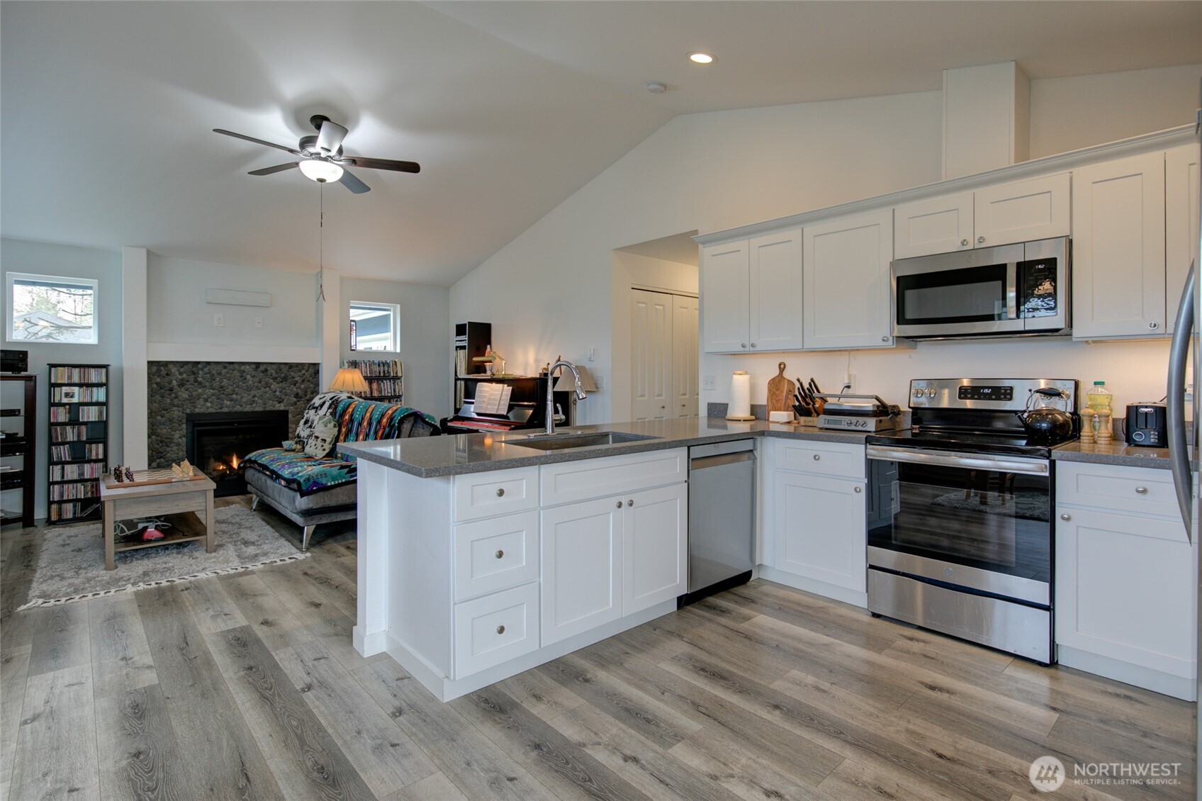 531 Point Brown Avenue SW, Ocean Shores, WA 98569