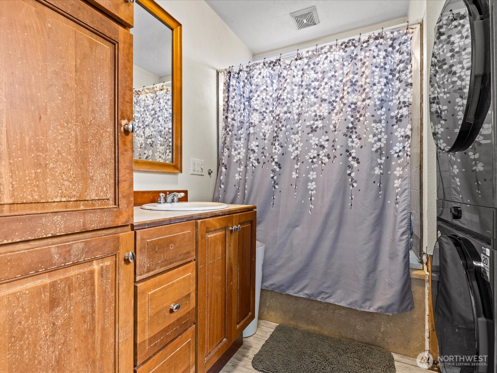 6807 Commercial Avenue , Everett, WA 98203-5304