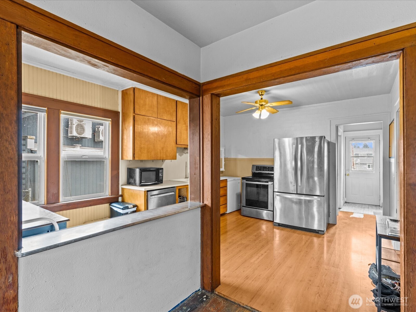 6807 Commercial Avenue , Everett, WA 98203-5304