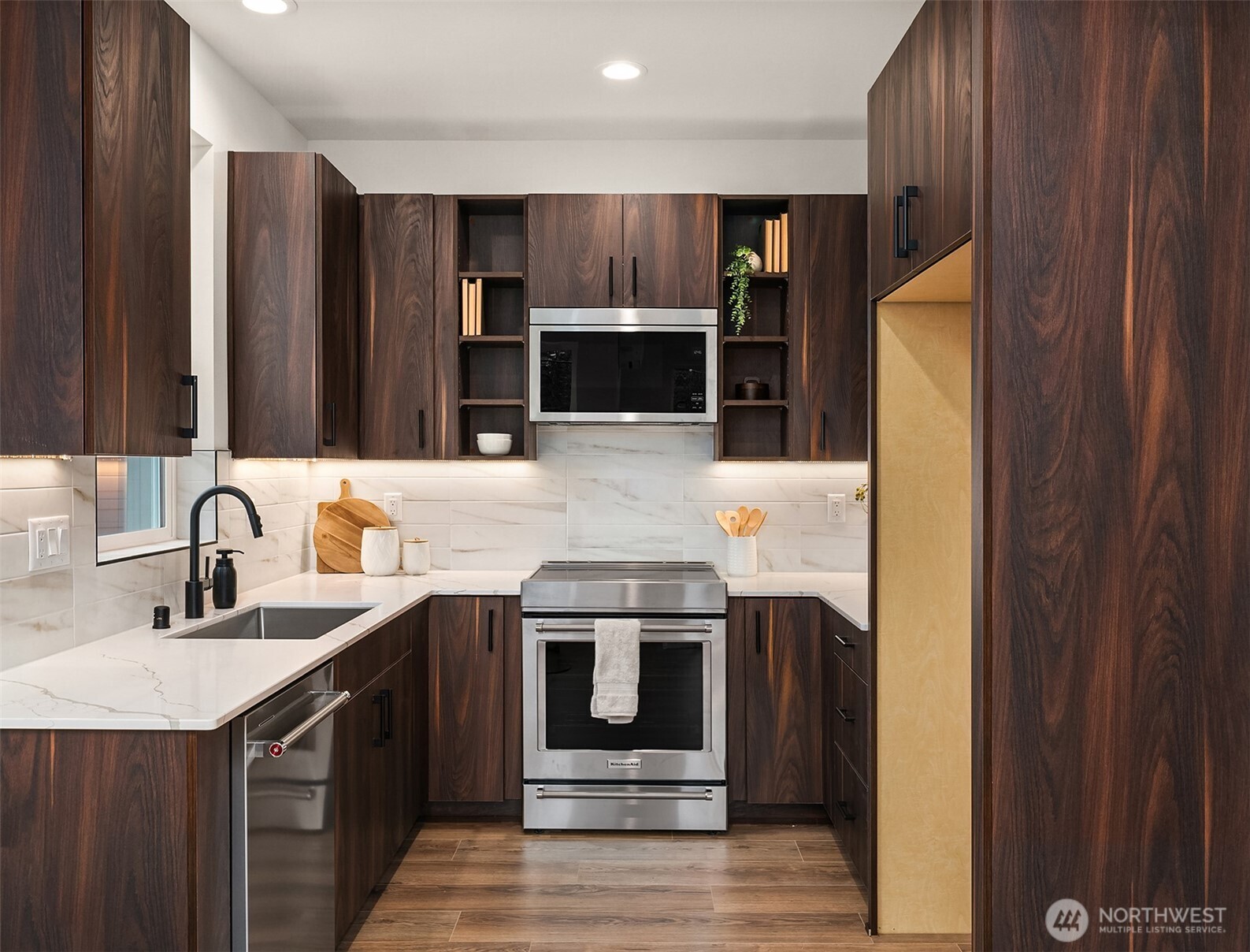 221 NE 75th Street , Seattle, WA 98115