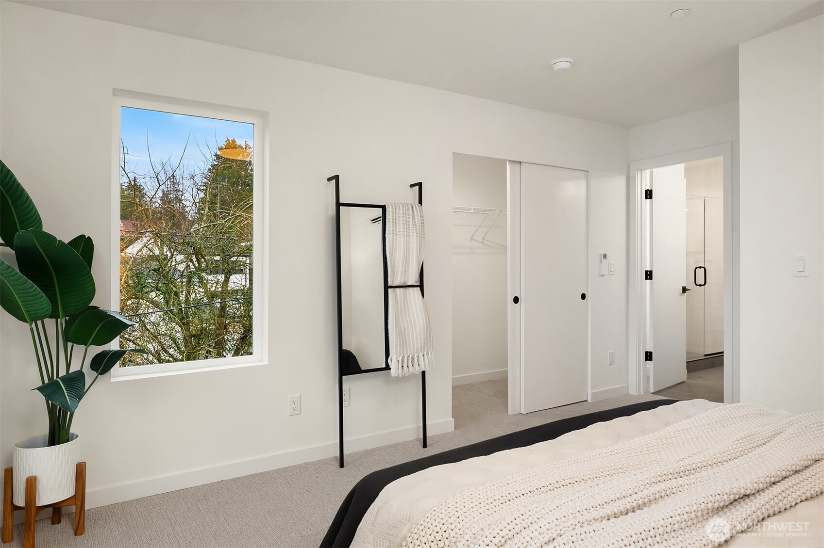 221 NE 75th Street , Seattle, WA 98115