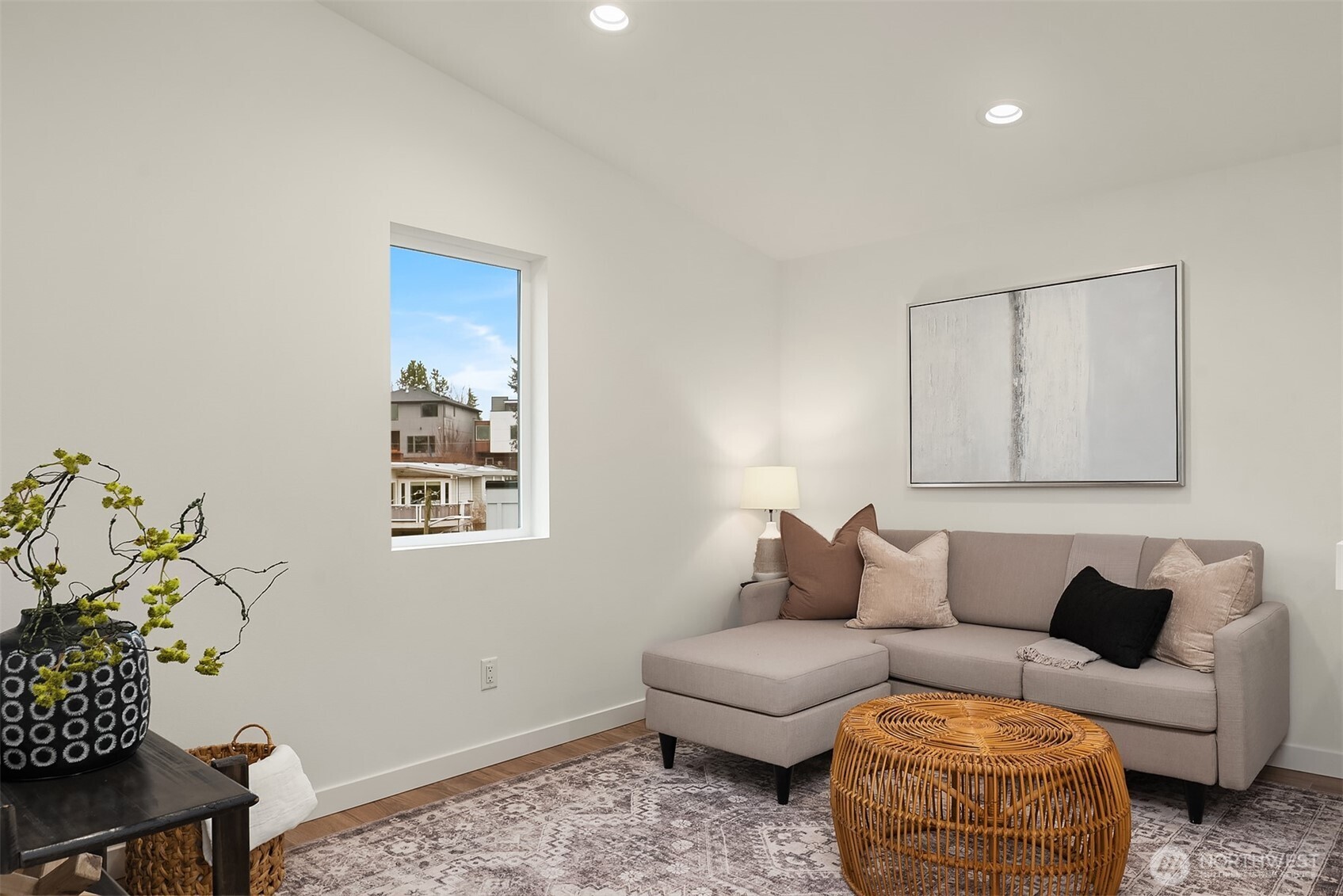 221 NE 75th Street , Seattle, WA 98115