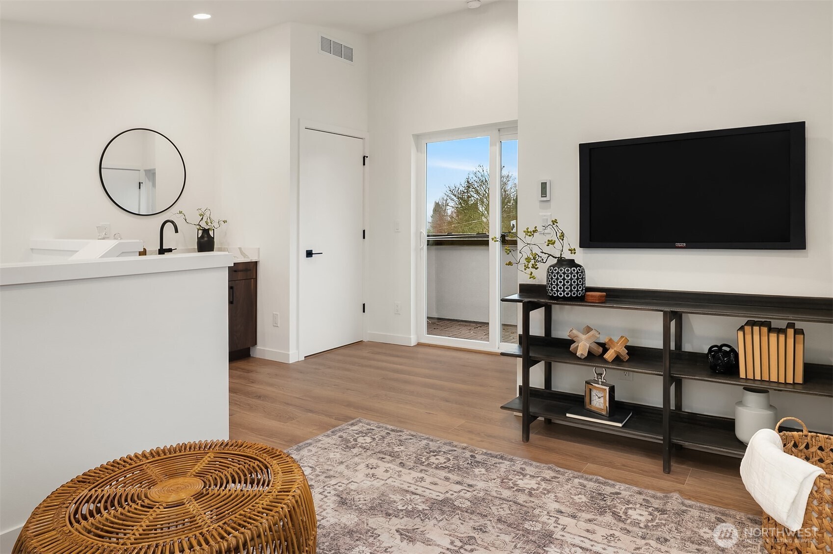 221 NE 75th Street , Seattle, WA 98115