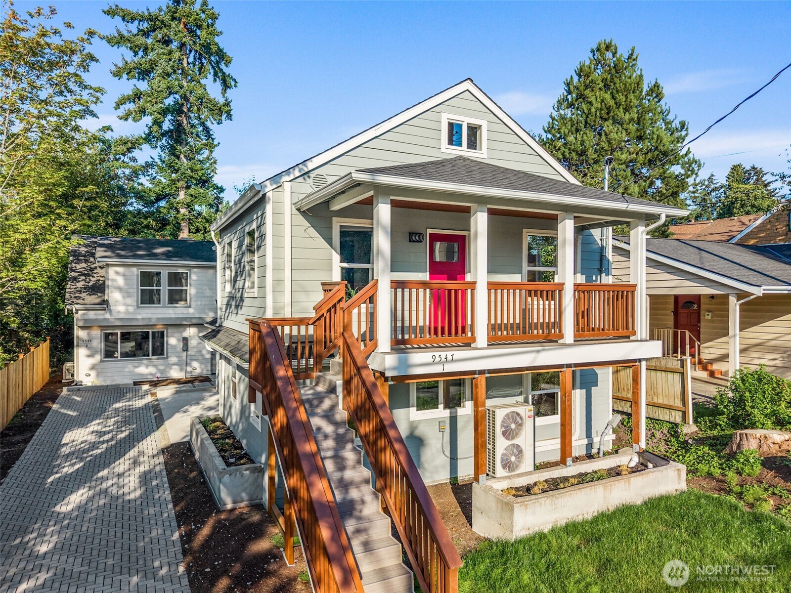 9547 Wallingford Avenue N, Seattle, WA 98103