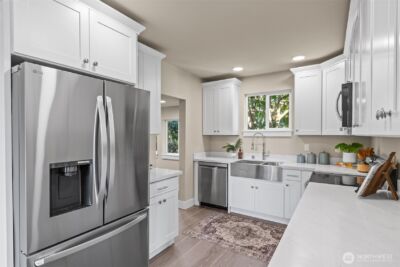 9547 Wallingford Avenue N, Seattle, WA 98103 - Photo 14