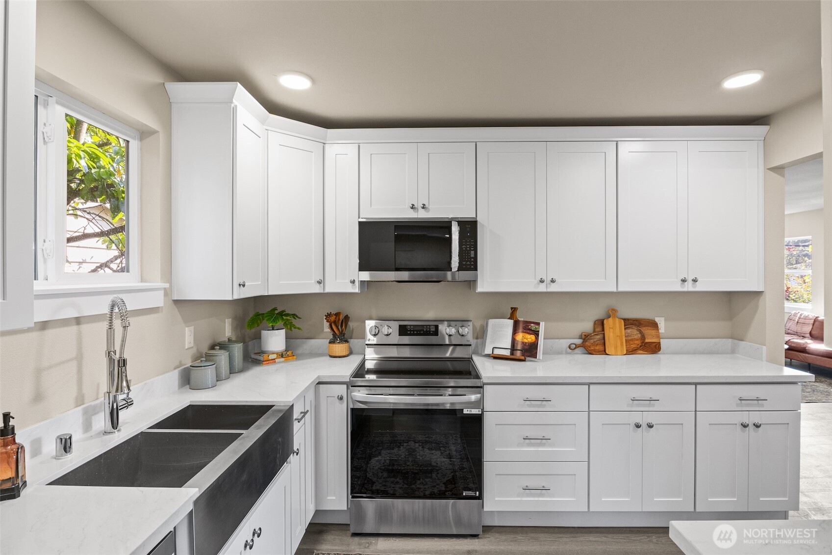 9547 Wallingford Avenue N, Seattle, WA 98103