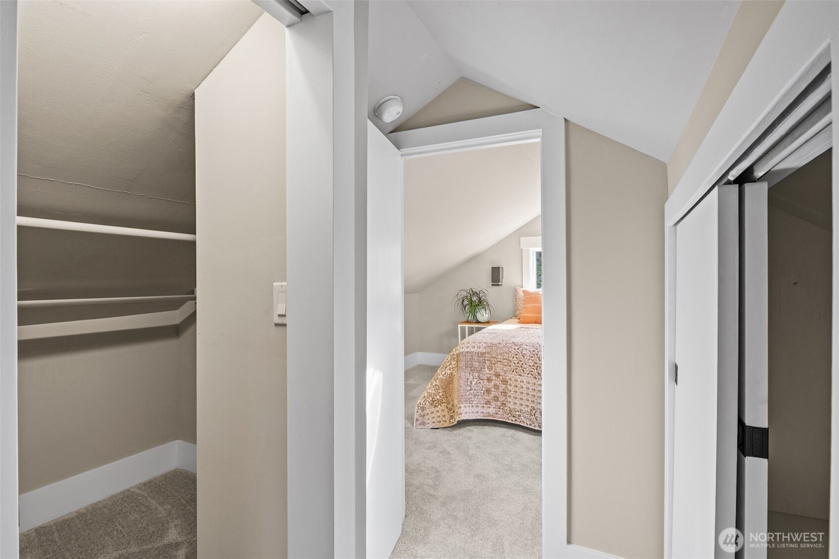 9547 Wallingford Avenue N, Seattle, WA 98103