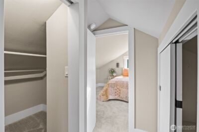 9547 Wallingford Avenue N, Seattle, WA 98103 - Photo 22