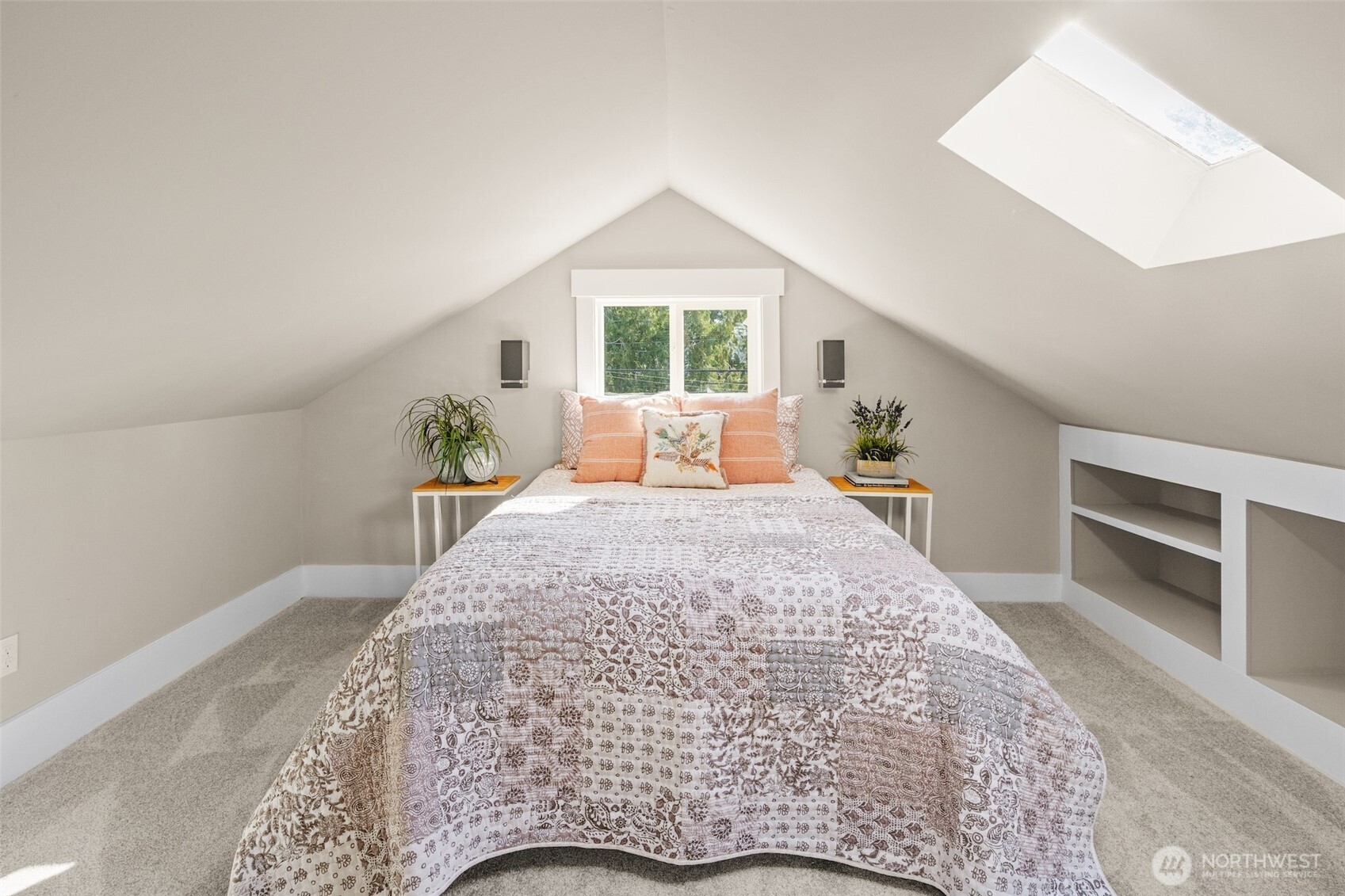 9547 Wallingford Avenue N, Seattle, WA 98103