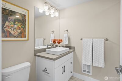 9547 Wallingford Avenue N, Seattle, WA 98103 - Photo 36