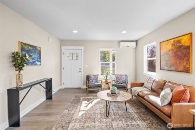 9547 Wallingford Avenue N, Seattle, WA 98103 - Photo 7