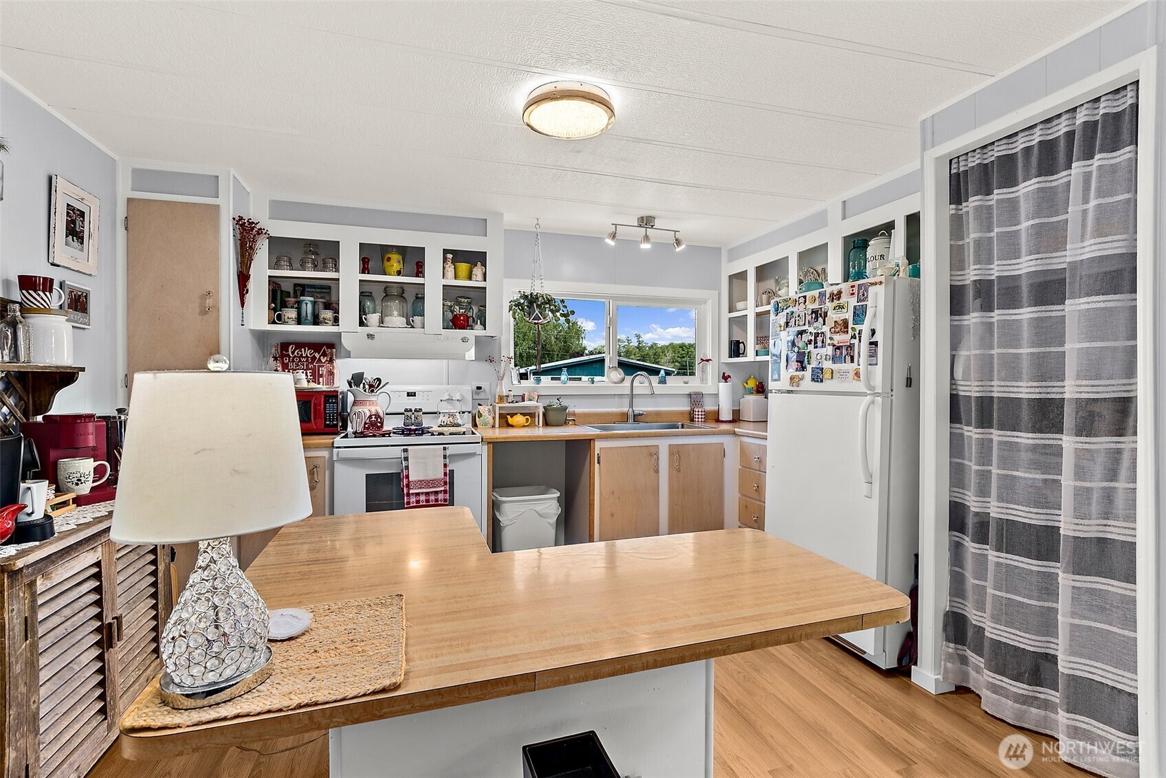 1050 Howard Street #9, Raymond, WA 98577