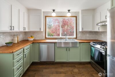 9642 Beacon Avenue S, Seattle, WA 98118 - Photo 12