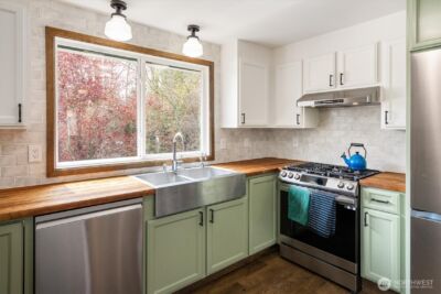 9642 Beacon Avenue S, Seattle, WA 98118 - Photo 14