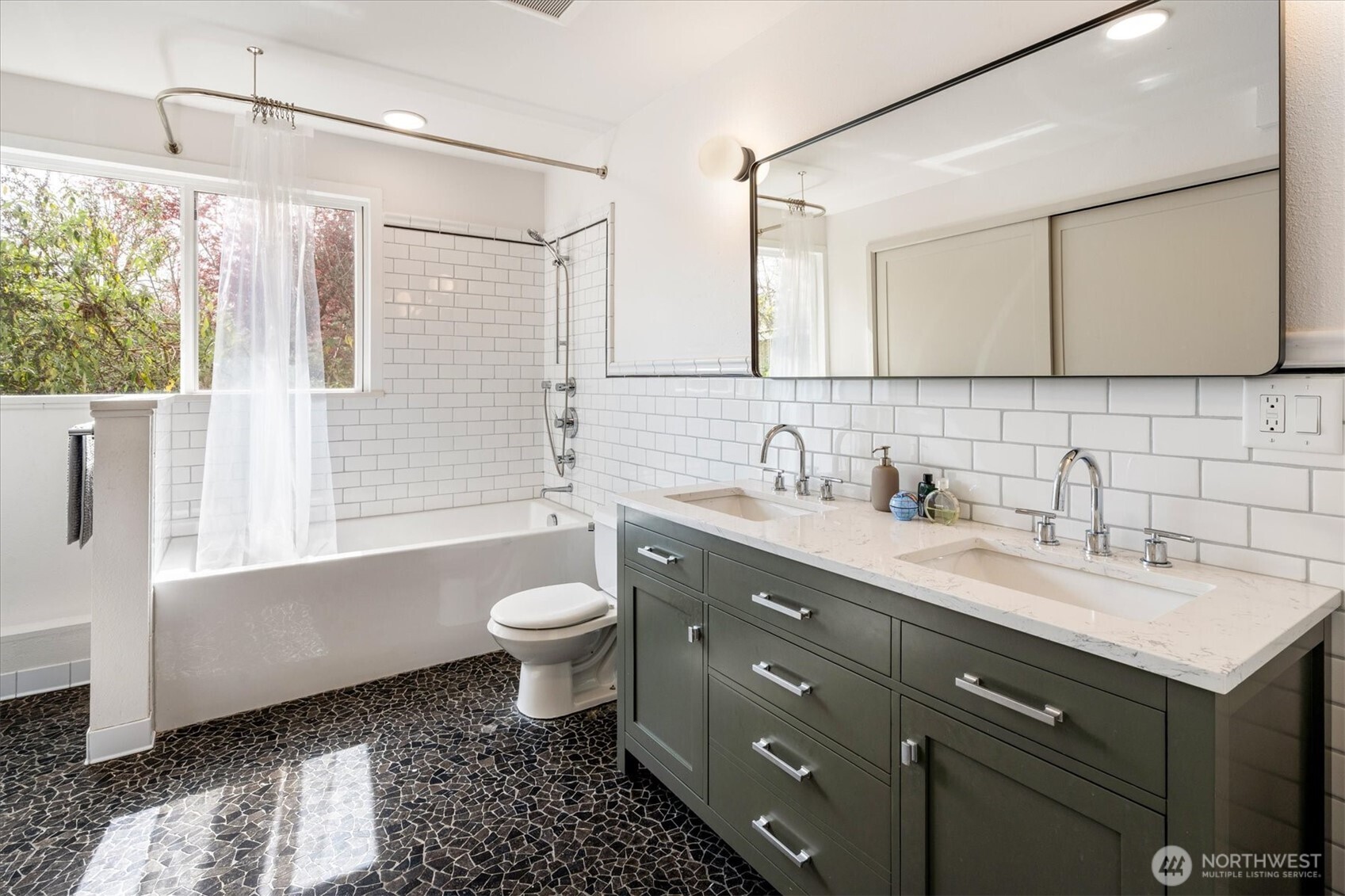 9642 Beacon Avenue S, Seattle, WA 98118