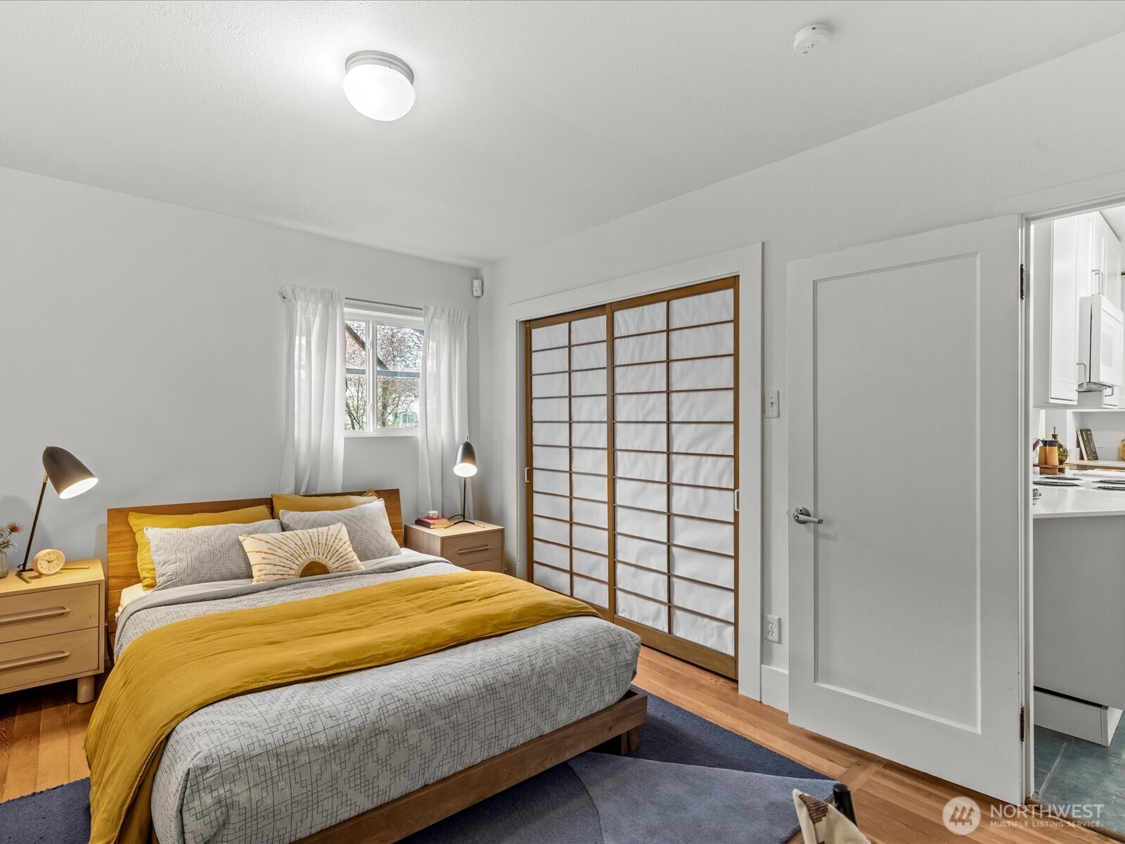 8117 17th Avenue SW, Seattle, WA 98106