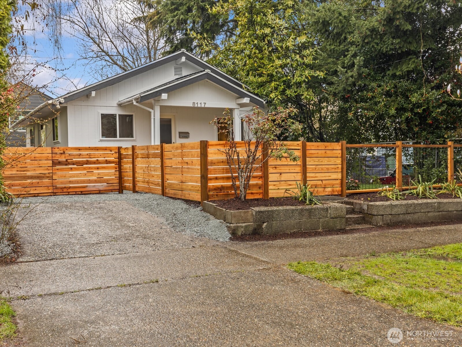 8117 17th Avenue SW, Seattle, WA 98106