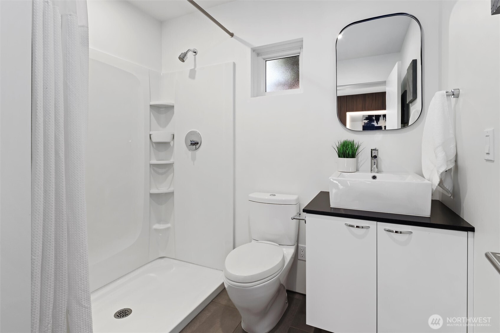 6304 Lakeview Drive , Kirkland, WA 98033