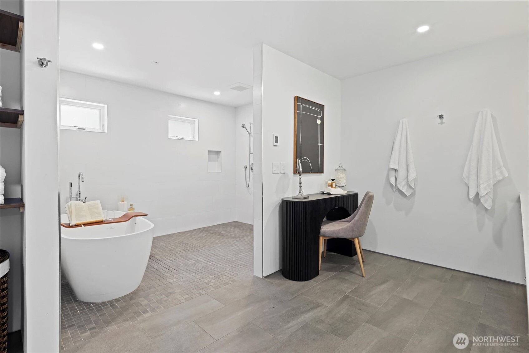 6304 Lakeview Drive , Kirkland, WA 98033