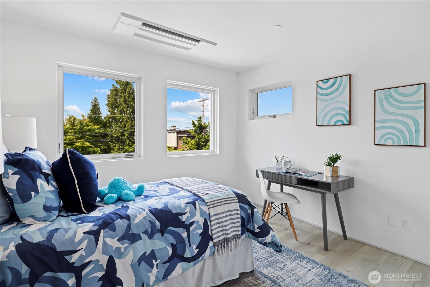 6304 Lakeview Drive , Kirkland, WA 98033