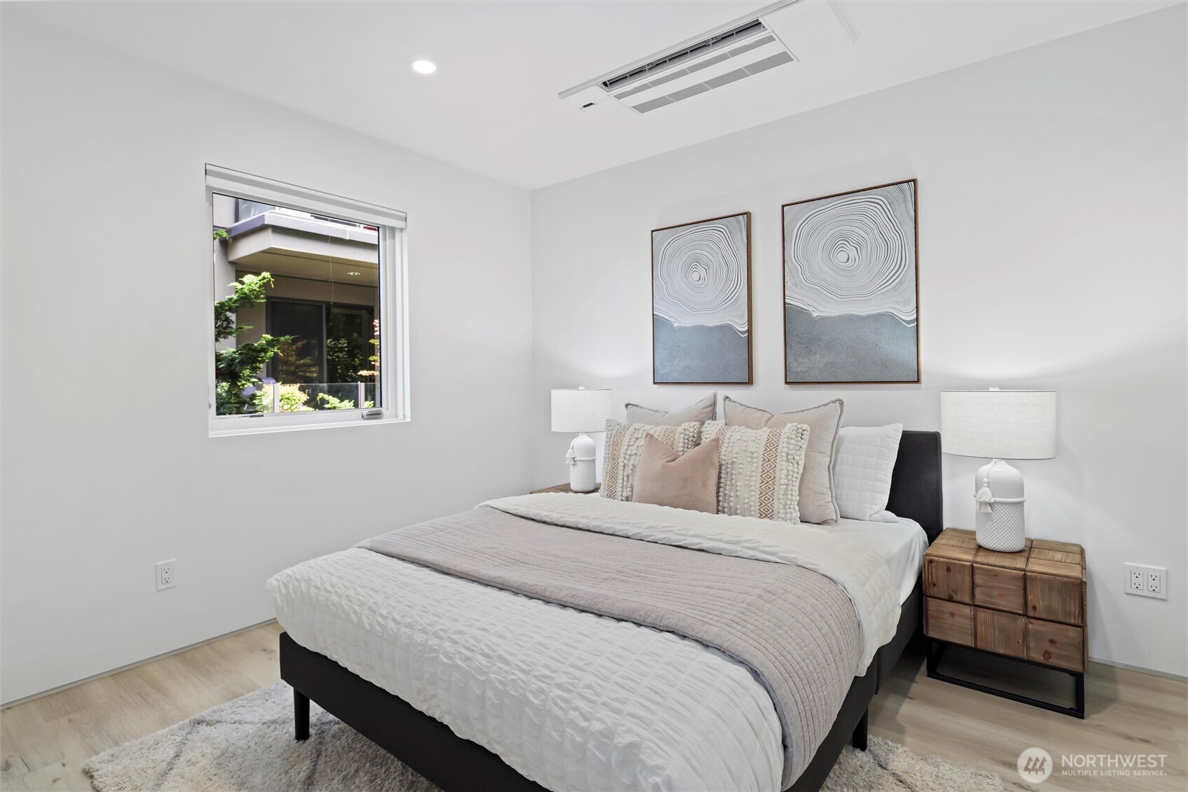 6304 Lakeview Drive , Kirkland, WA 98033