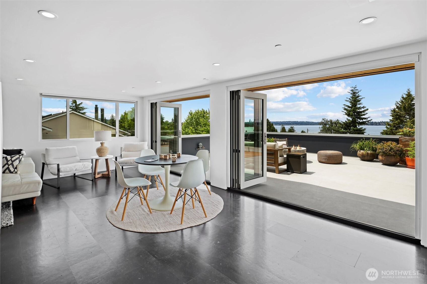 6304 Lakeview Drive , Kirkland, WA 98033