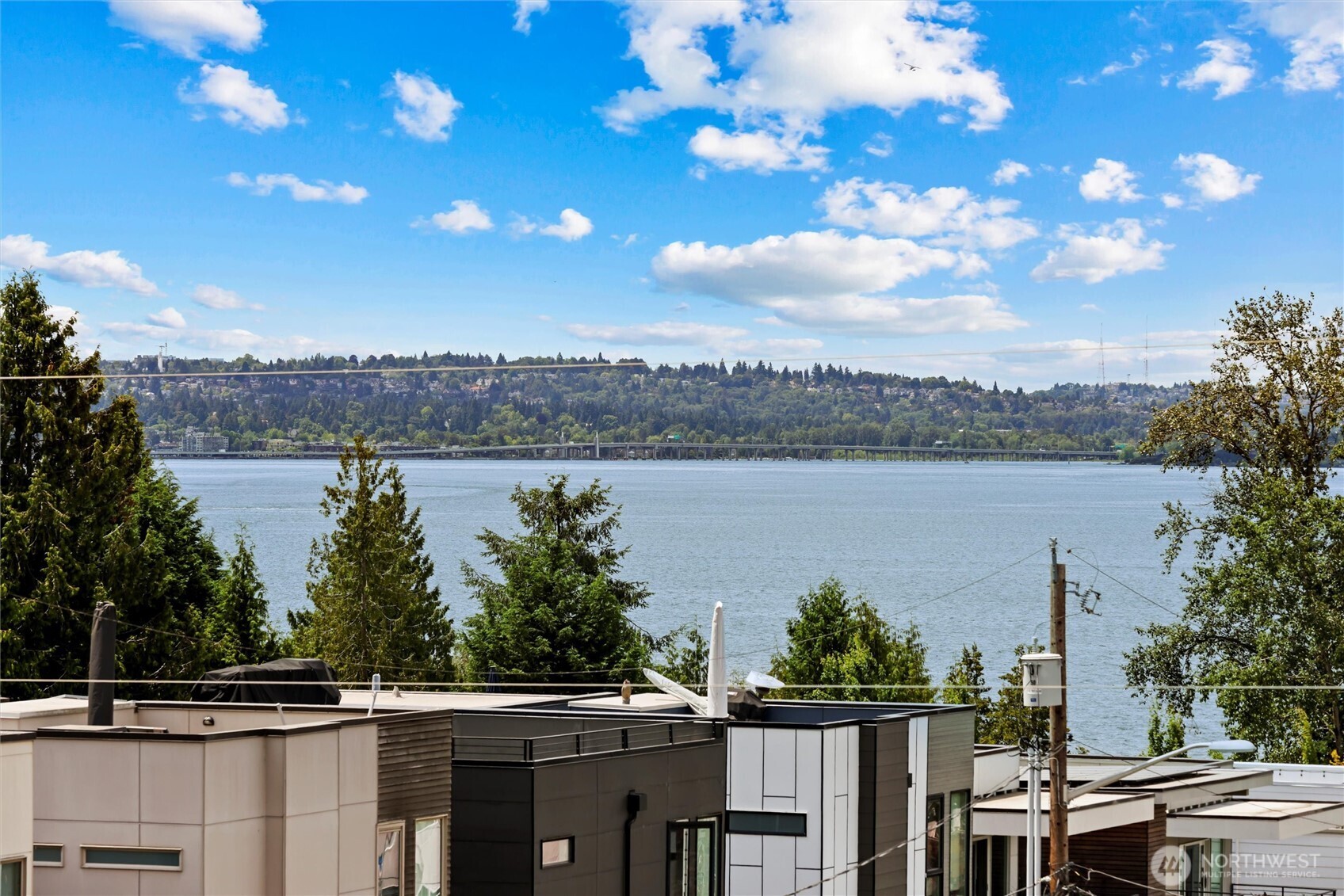 6304 Lakeview Drive , Kirkland, WA 98033