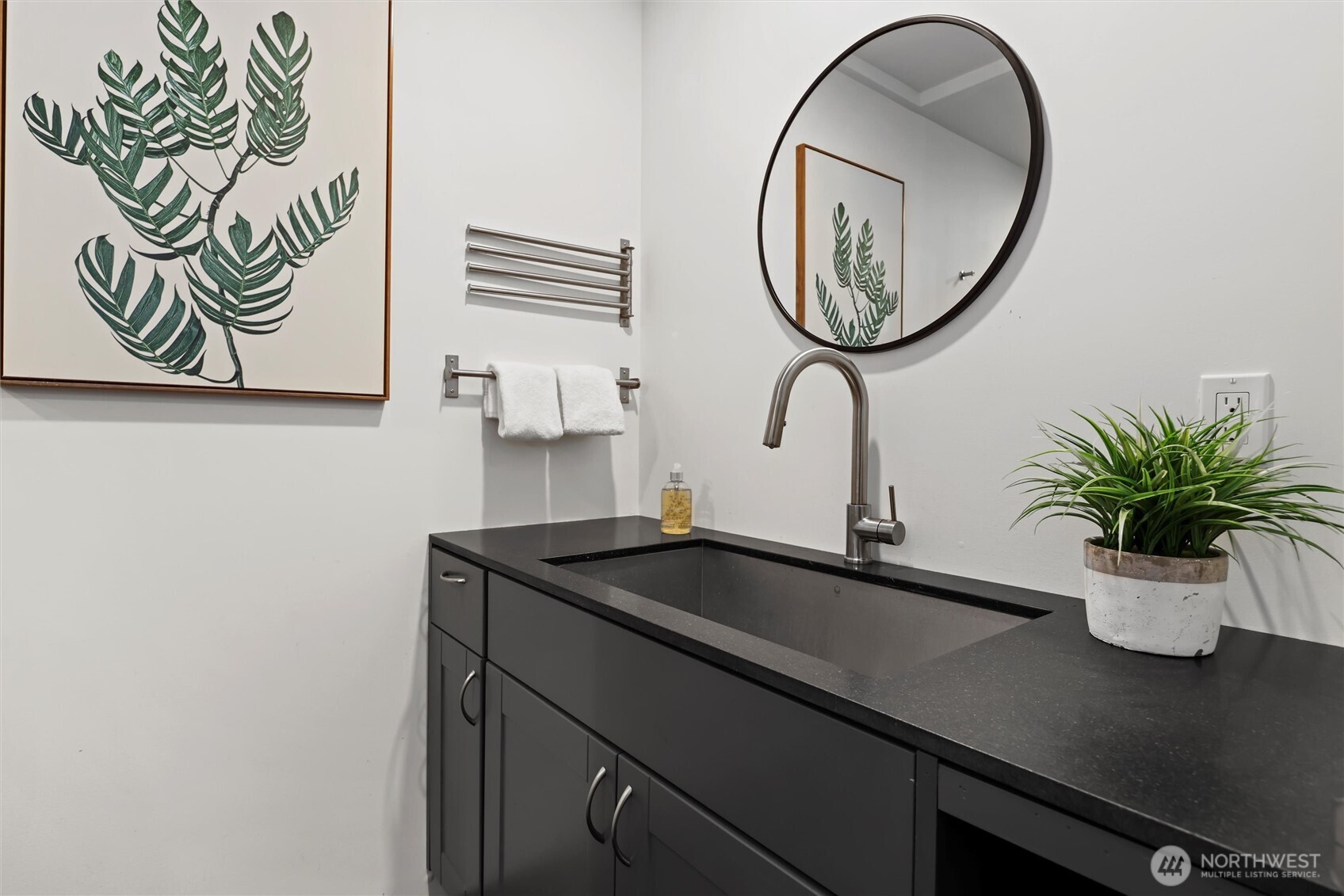 6304 Lakeview Drive , Kirkland, WA 98033