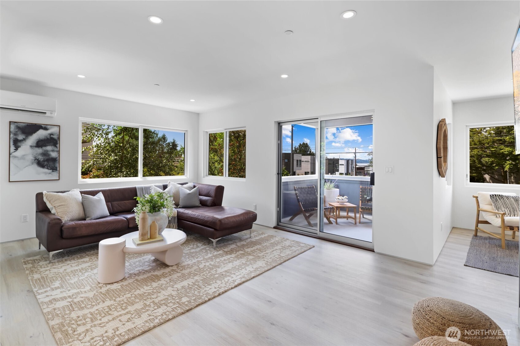 6304 Lakeview Drive , Kirkland, WA 98033