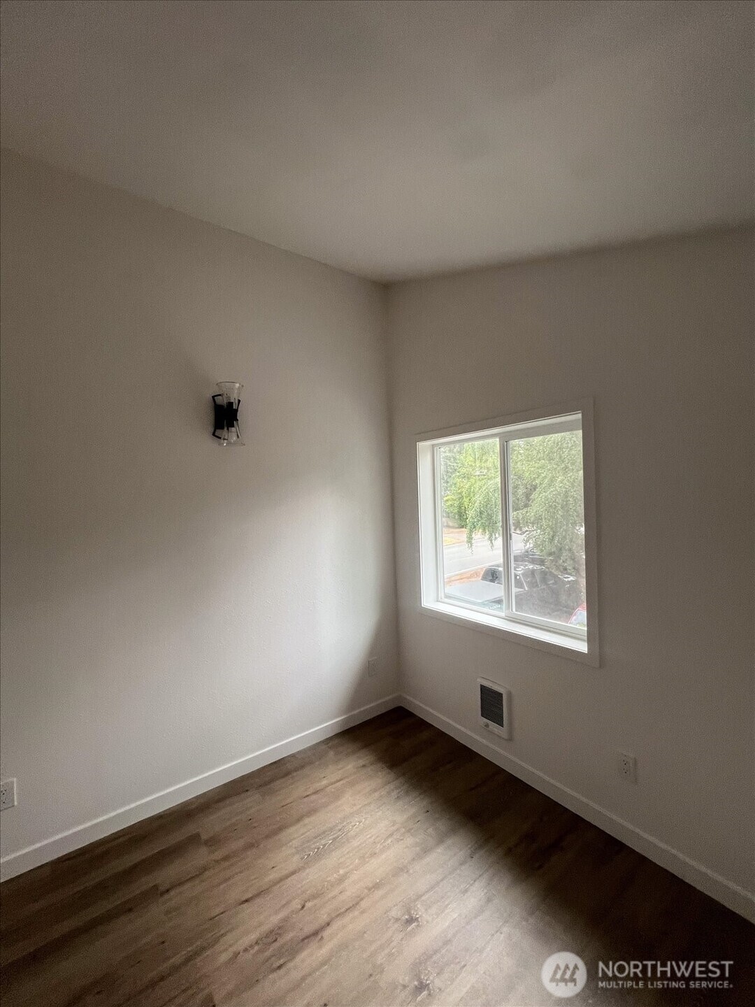 10443 17 Avenue SW, Seattle, WA 98146