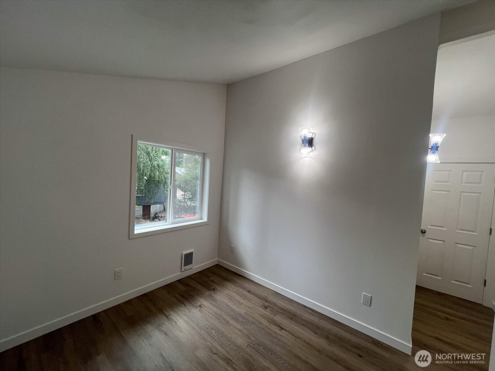 10443 17 Avenue SW, Seattle, WA 98146