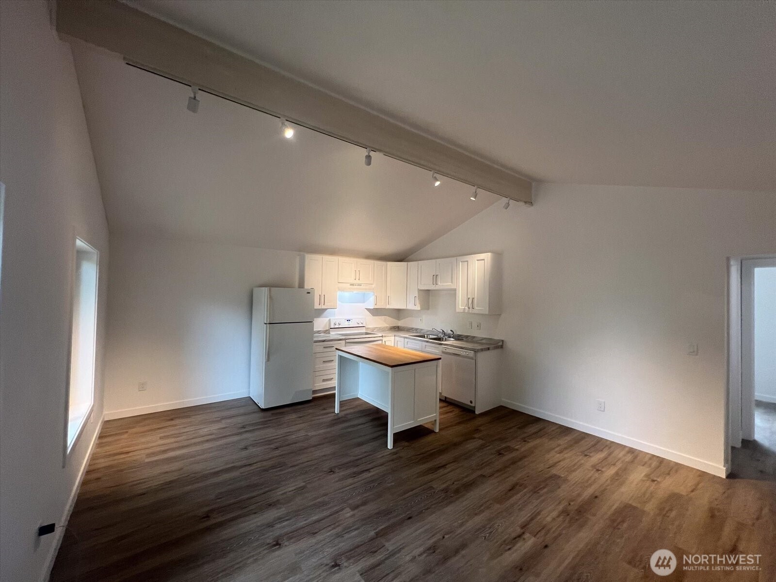 10443 17 Avenue SW, Seattle, WA 98146