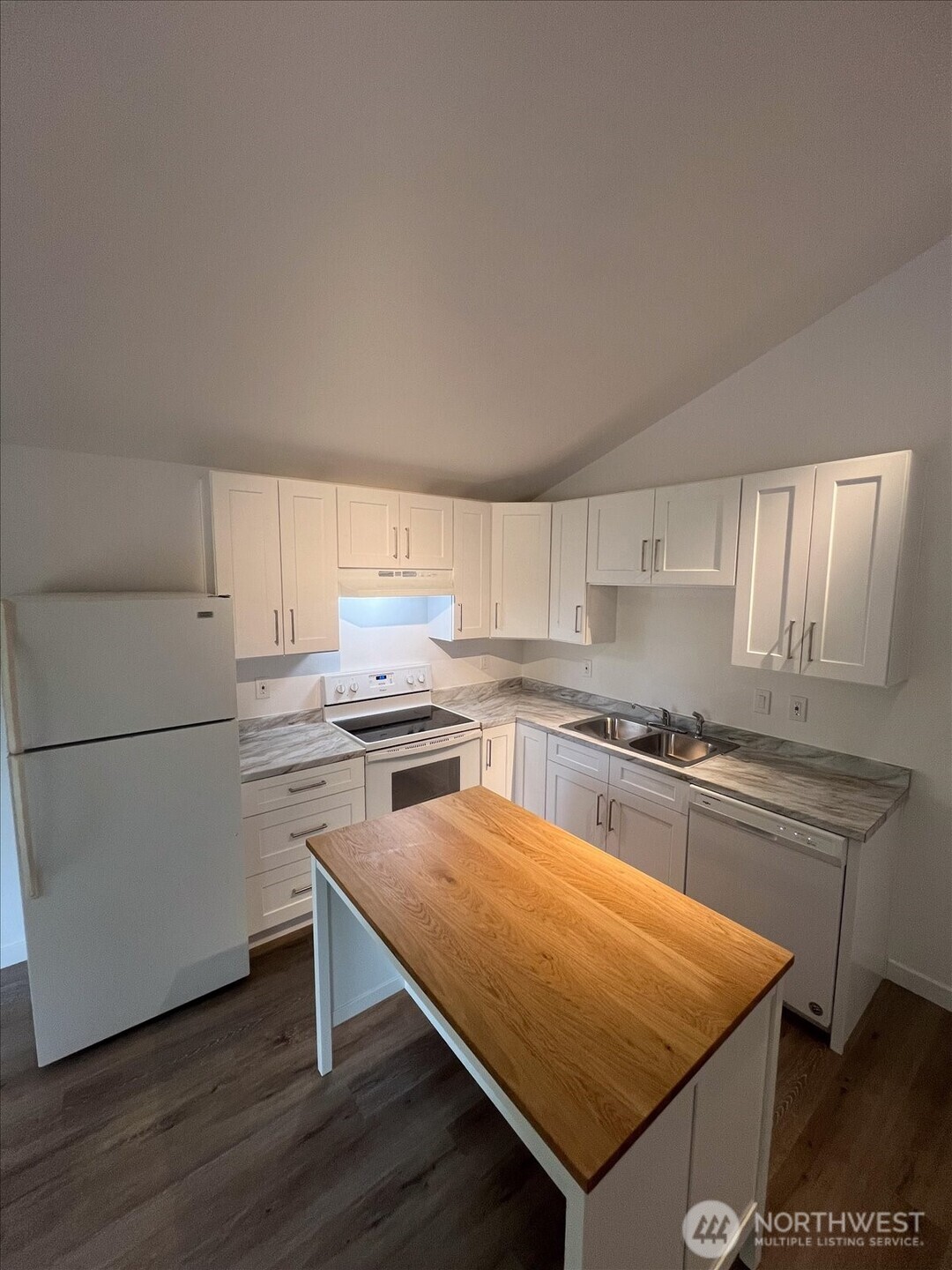 10443 17 Avenue SW, Seattle, WA 98146