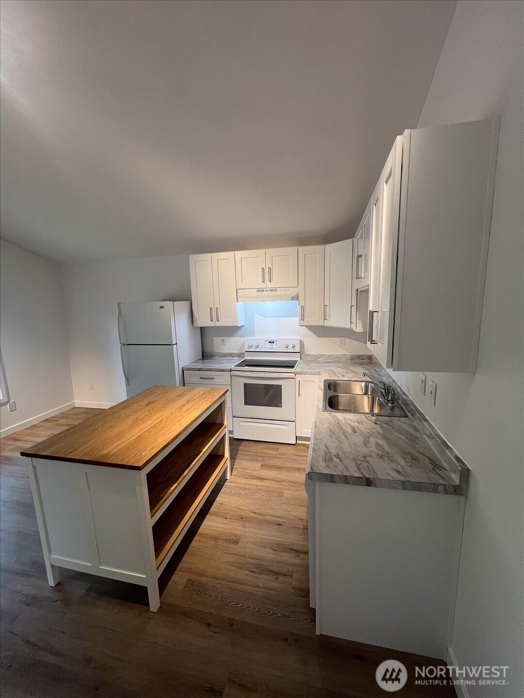 10443 17 Avenue SW, Seattle, WA 98146