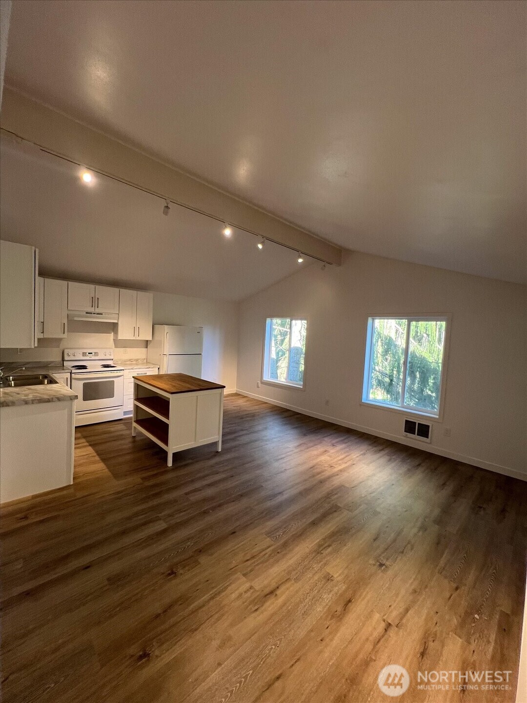 10443 17 Avenue SW, Seattle, WA 98146