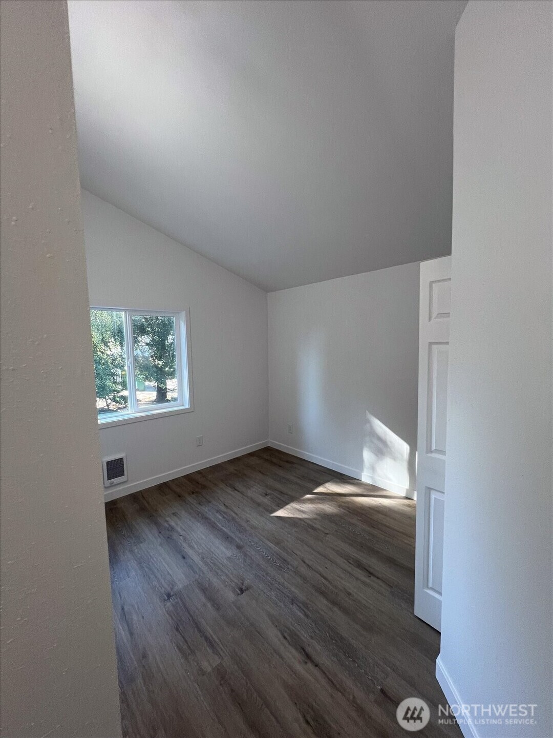10443 17 Avenue SW, Seattle, WA 98146
