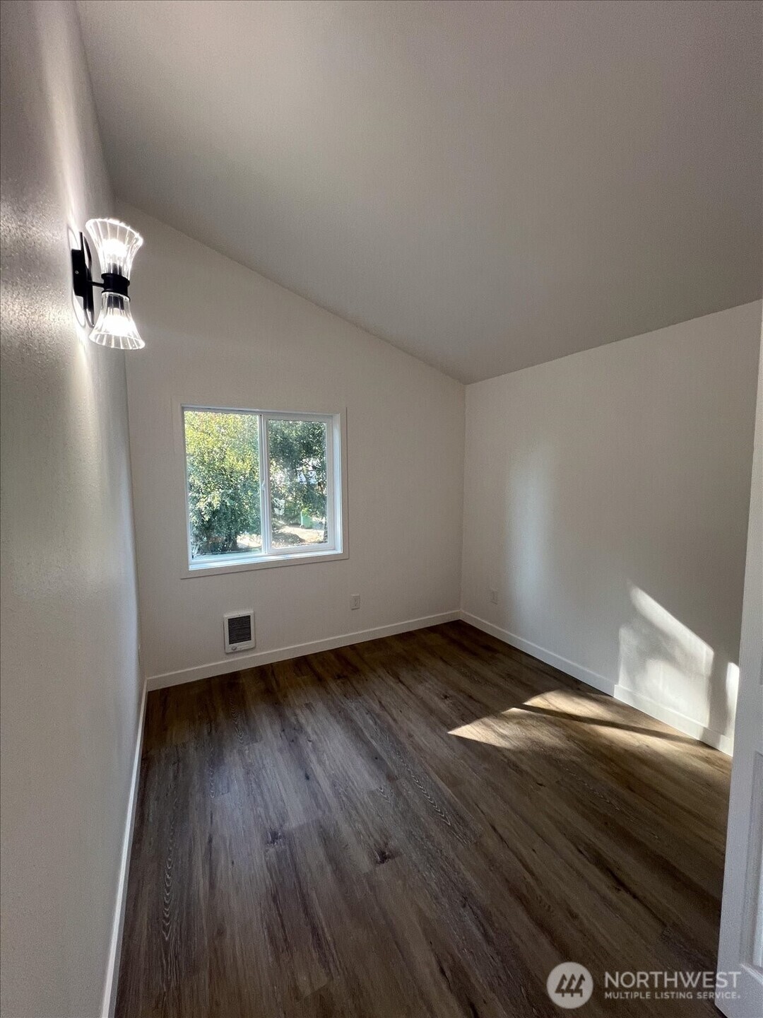 10443 17 Avenue SW, Seattle, WA 98146