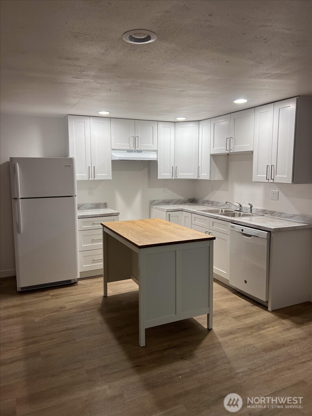 10443 17 Avenue SW, Seattle, WA 98146