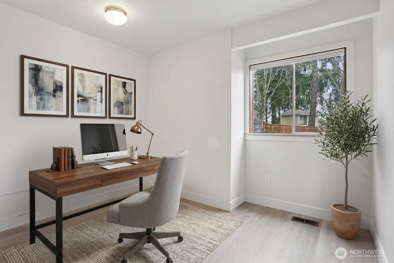 12005 NE 83rd Street , Kirkland, WA 98033