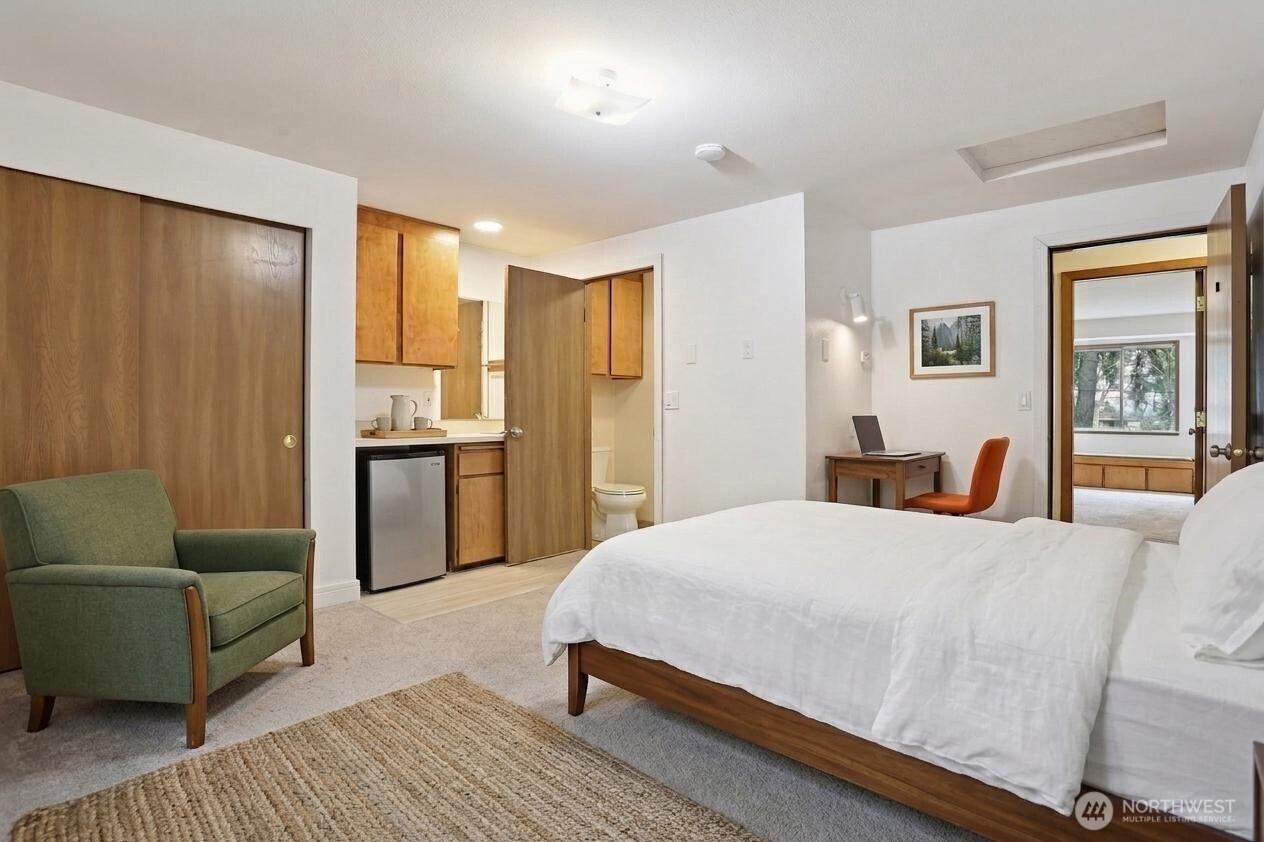 12005 NE 83rd Street , Kirkland, WA 98033