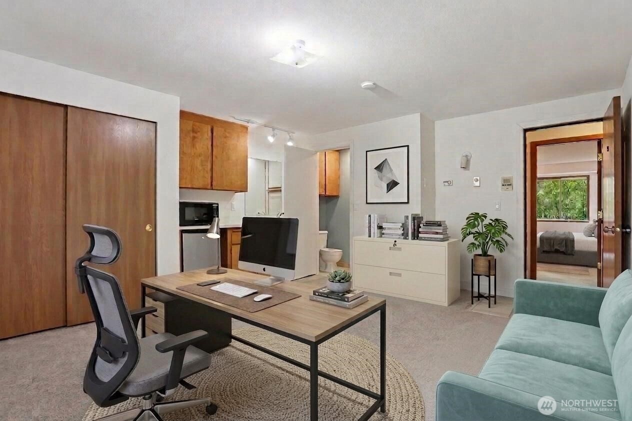 12005 NE 83rd Street , Kirkland, WA 98033