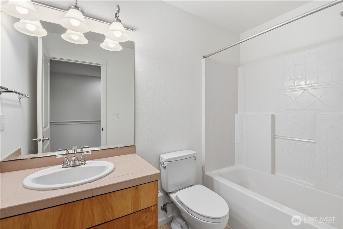 63 Cougar Ridge Road NW #2102, Issaquah, WA 98027