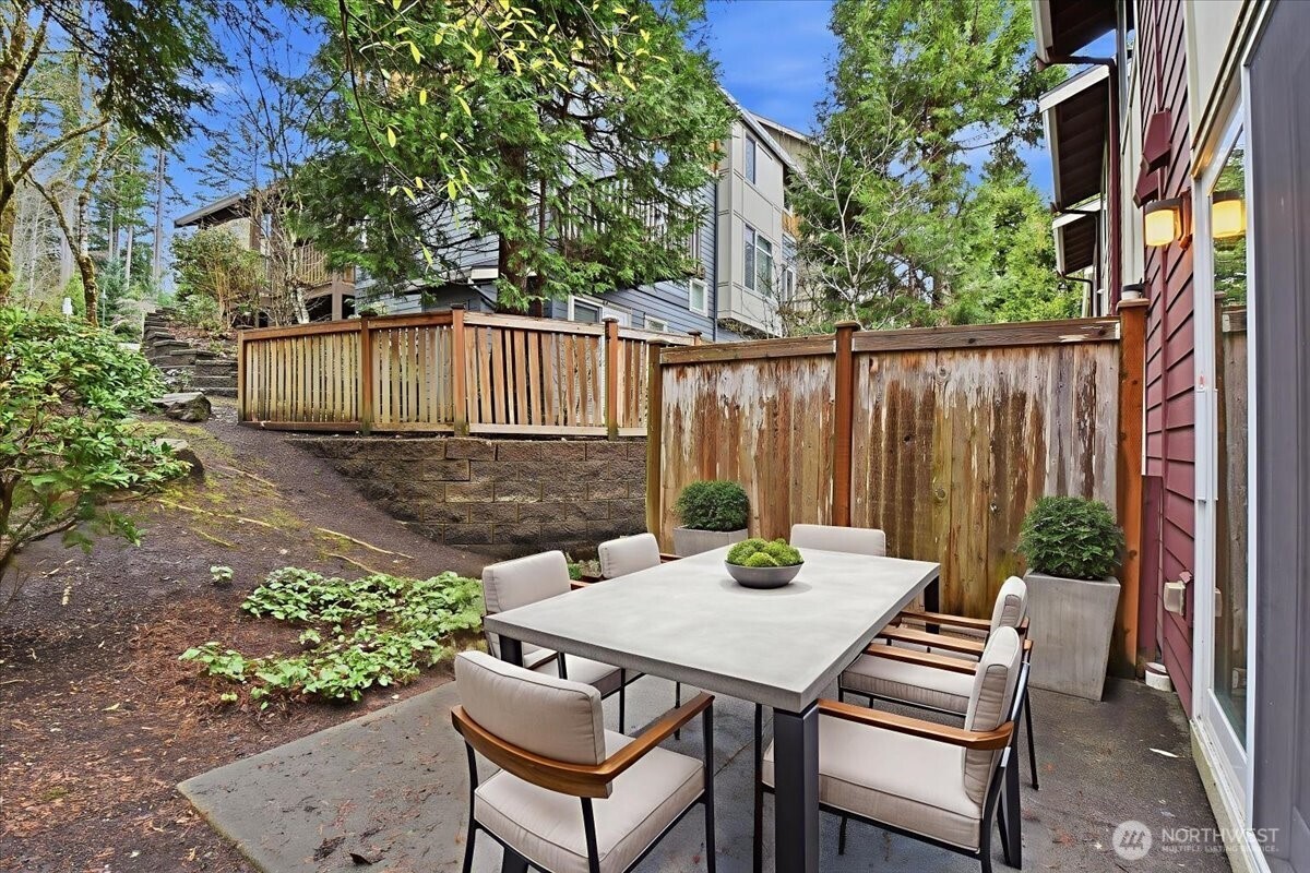 63 Cougar Ridge Road NW #2102, Issaquah, WA 98027