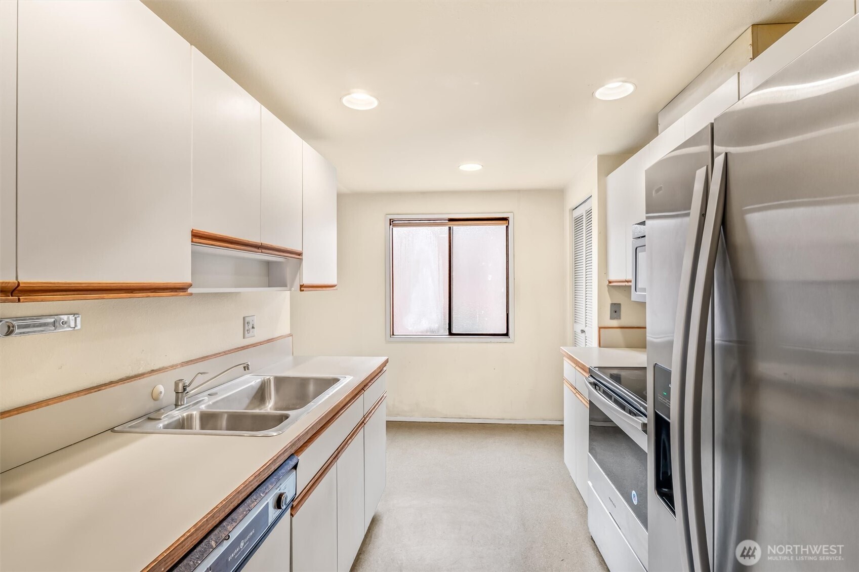 505 W Roy Street #304, Seattle, WA 98119-3882