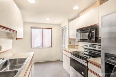 505 W Roy Street #304, Seattle, WA 98119-3882 - Photo 12