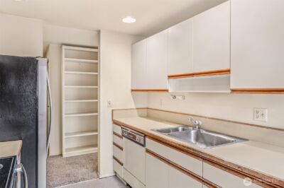 505 W Roy Street #304, Seattle, WA 98119-3882 - Photo 13