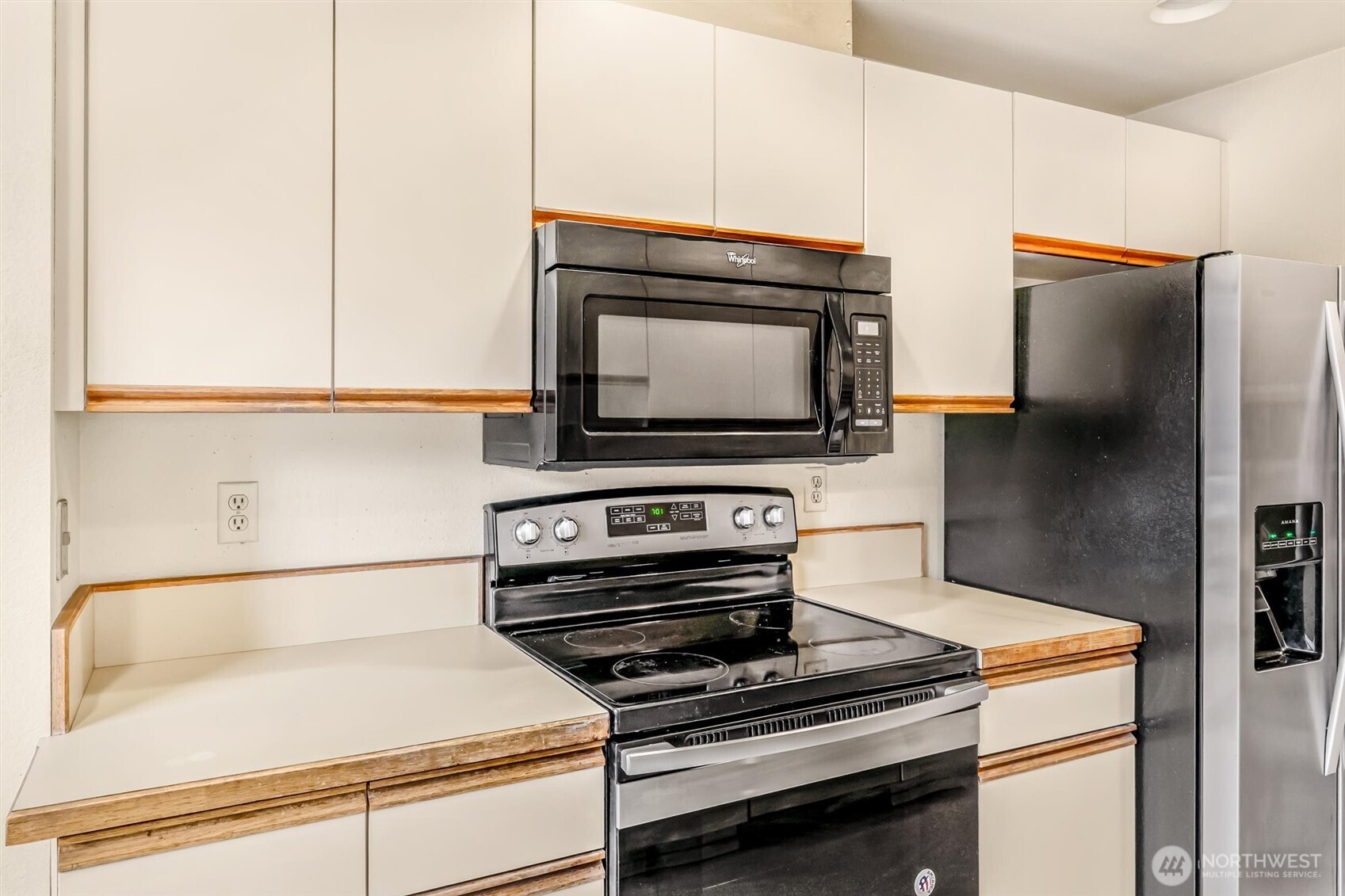 505 W Roy Street #304, Seattle, WA 98119-3882