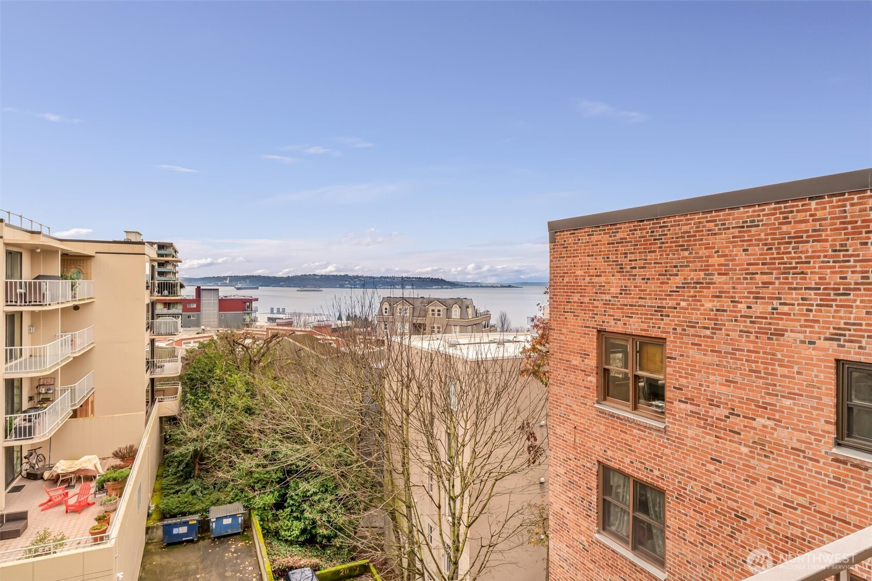 505 W Roy Street #304, Seattle, WA 98119-3882